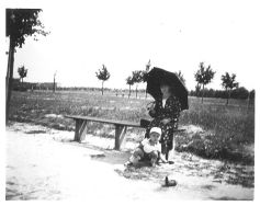 Anna Minich z wnukiem Rafałem - Zbiory Agnieszki Minich-Scholz &ndash; 1937 r.