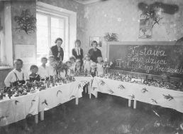 Dzieci z Miejskiego Przedszkola nr 12 ul. Perla 5, 1932-1934 &ndash; Zbiory Zofii Wiśniewskiej