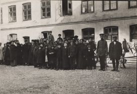 Przymusowa dezynfekcja domu przy ul. Pańskiej 14 w Łodzi, 1916 r. APŁ, Zbi&oacute;r ikonograficzny APŁ, sygn. W-I 5/56.