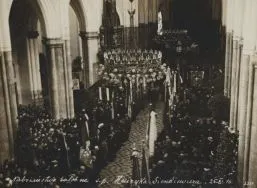 Nabożeństwo żałobne po śmierci Henryka Sienkiewicza w kościele św. Stanisława Kostki w Łodzi, listopad 1916 r. APŁ, Zbi&oacute;r album&oacute;w ikonograficznych, sygn. A-62. 