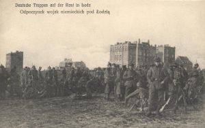 Odpoczynek wojsk niemieckich pod Łodzią - karta pocztowa. APŁ, AMŁ, sygn. 23289, s. 19.