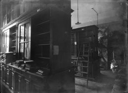 Bibliotek szkolna w Prywatnym Gimnazjum i Liceum Męskim Zgromadzenia Kupc&oacute;w m. Łodzi.