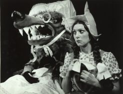 Przedstawienie Czerwony Kapturek-premiera 24 stycznia 1974 r, muzyka Wł. Szpilman. APŁ Teatr Powszechny w Łodzi, sygn.274,s.4
