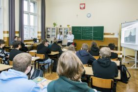 Prelekcja dla uczni&oacute;w szkoły.