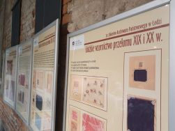 Wystawa &bdquo;Jedwabne tkaniny odzieżowe 1700-1800&rdquo;, fot. Piotr Strembski