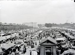 (1936) Wodny Rynek widok od ulicy Targowej Archiwum Państwowe w Łodzi, Archiwum Włodzimierza Pfeiffera (księgarza i fotografa ł&oacute;dzkiego), sygn. 558