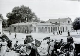 (1938) Wodny Rynek - Kino Oświatowe Archiwum Państwowe w Łodzi, Archiwum Włodzimierza Pfeiffera (księgarza i fotografa ł&oacute;dzkiego), sygn. 765