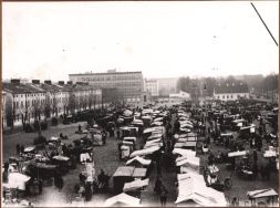 Wodny Rynek widok od ulicy Targowej Archiwum Państwowe w Łodzi, Zbi&oacute;r ikonograficzny, sygn. Ł-III 3/6