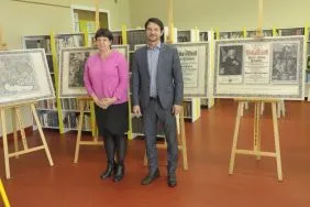 Dyrektor Miejskiej Biblioteki Publicznej w Brzezinach Danuta Bączyńska i Dyrektor APŁ Bartosz G&oacute;recki, fot. Tomasz Guzek.