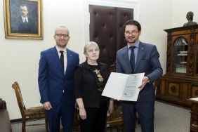 Dyrektor APŁ Bartosz G&oacute;ecki, Pani Henryka Pawlak, kierownik Oddziału III Wojciech Kowaluk, fot. Konrad Sosnowski.