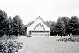 Park im. Staszica. Teatr letni, 1931 r. [Archiwum Włodzimierza Pfeiffera (księgarza i fotografa ł&oacute;dzkiego), sygn. 333]