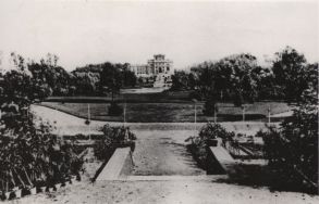 Park im. Mickiewicza. Park Julianowski z widokiem na pałac Heinzla, przed 1896 r. [Zbi&oacute;r ikonograficzny Archiwum Państwowego w Łodzi, sygn. Ł-I/22-66]