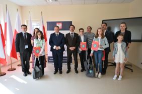 Wręczenie nagr&oacute;d konkursu genealogicznego &bdquo;Bez korzeni nie zakwitniesz. Moja Wielka i Mała Ojczyzna&rdquo;, fot. Albert Jaworski.