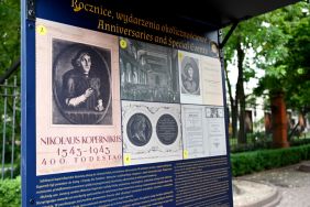 Wystawa plenerowa &bdquo;Kiedy Ziemia przestała być centrum Wszechświata. Kopernikana w Archiwach Państwowych