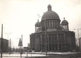 Kości&oacute;ł rzymskokatolicki pod wezwaniem św. Teresy od Dzieciątka Jezus i św. Jana Bosko - ul. Kopcińskiego 1/3