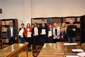 Uroczystość rozdania nagr&oacute;d finalistom eliminacji okręgowych V edycji Olimpiady Historycznej Junior&oacute;w, fot. A. Kaniewska