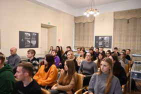 Zajęcia archiwalne dla student&oacute;w ekonomii, fot. A. Kaniewska.