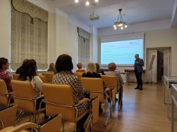 Zajęcia genealogiczne dla senior&oacute;w, fot. R. Mileczarek