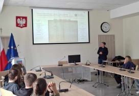 Zajęcia dla uczni&oacute;w w Miejskiej i Gminnej Bibliotece w Warcie.