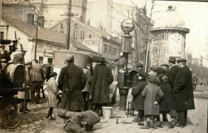 R&oacute;g aleja Kościuszki i ulicy Andrzeja Struga &ndash; stacja benzynowa - 1926-1927