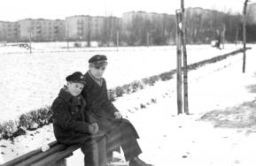 Stanisław i Filip Wajnikonisowie na Osiedlu Montwiłła-Mireckiego &ndash; 1939