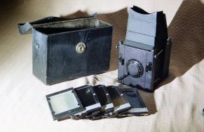 Aparat fotograficzny kliszowy Romana Wajnikonisa - Producent Curt Bentzin - Goerlitz/Zgorzelec, Lustrzanka kliszowa na klisze 6x12 cm.