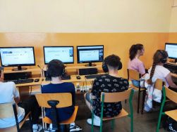 Zajęcia dla si&oacute;dmych klas szk&oacute;ł podstawowych gminy Warta, fot. B. Łuczak.