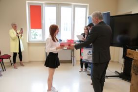 Uroczystość wręczenia nagr&oacute;d finalistom wojew&oacute;dzkim III edycji konkursu genealogicznego &bdquo;Bez korzeni nie zakwitniesz. Moja Wielka i Mała Ojczyzna&rdquo;, fot. A. Jaworski.