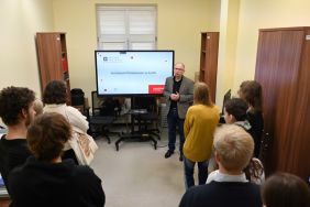 Wycieczka student&oacute;w Historii Sztuki Uniwersytetu Ł&oacute;dzkiego w APŁ, fot. M. Dybalski.