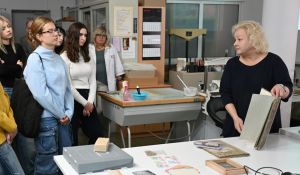 Wycieczka student&oacute;w Historii Sztuki Uniwersytetu Ł&oacute;dzkiego w APŁ, fot. M. Dybalski.