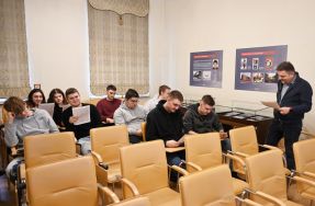 Zajęcia archiwalne dla student&oacute;w wojskoznawstwa, fot. M. Dybalski