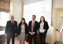 Wręczenie wyr&oacute;żnień pracownikom APŁ, fot. M. Lisiecki.
