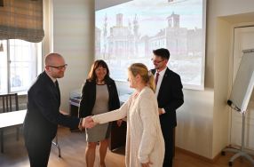 Wręczenie wyr&oacute;żnień pracownikom APŁ, fot. M. Lisiecki.