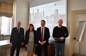 Wręczenie wyr&oacute;żnień pracownikom APŁ, fot. M. Lisiecki.