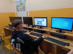Zajęcia dla si&oacute;dmych klas szk&oacute;ł podstawowych gminy Warta, fot. B. Łuczak.