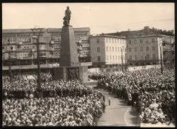 Uroczystości 3-go maja na Placu Wolności  1981 zdj. W. Kraska