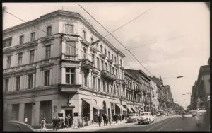 R&oacute;g ul. Piotrkowskiej i ul. Moniuszki, Kawiarnia Łodzianka zdj. W.Kraska