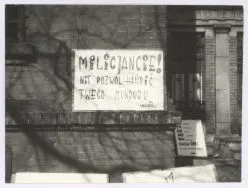 Ł&oacute;dzki Strajk Ostrzegawczy w ZPB im J. Marchlewskiego ul. Ogrodowa 29.03.1981 zdj. R.Kasprowicz