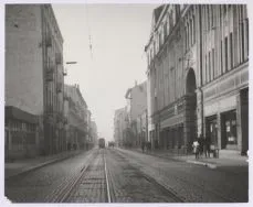 ul. Gł&oacute;wna przy ul. Targowej, widok w kierunku ul. Kilińskiego 1976 zdj. R.Kasprowicz