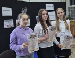 Finalistki konkursu: Od prawej strony Otylia Rzepnicka, Zuzanna Nowak, Magdalena Kurcbuch, fot. Anna Łuczak.