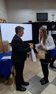 Finalistka Otylia Rzepnicka oraz Kierownik Oddziału w Sieradzu Adriana Bryk, fot. Anna Łuczak.