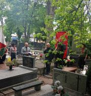 Oznaczenie grobu Władysławy Kenig-Olbromskiej symbolem &bdquo;Tobie Polsko&rdquo;, fot. Anna Kaniewska.