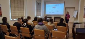 Zajęcia archiwalne dla student&oacute;w filologii słowiańskiej w APŁ, fot. Renata Mielczarek.