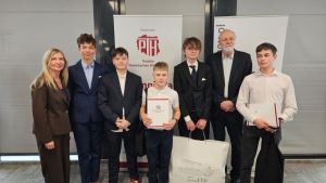 Zwycięzca i Laureaci VII Olimpiady Historycznej Junior&oacute;w, fot. PTH.