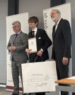 Zwycięzca VII Olimpiady Historycznej Junior&oacute;w - Filip Kowalski z 8 klasy SP. w Lubochni, fot. AP Poznań.