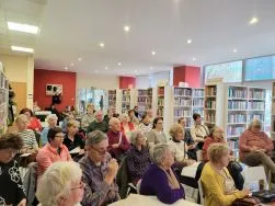 Zajęcia genealogiczne w Bibliotece Miejskiej w Łodzi filia nr 49 &bdquo;Otwarta&rdquo;, fot. Joanna Grzybowska. 