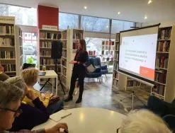 Zajęcia genealogiczne w Bibliotece Miejskiej w Łodzi filia nr 49 &bdquo;Otwarta&rdquo;, fot. Joanna Grzybowska. 