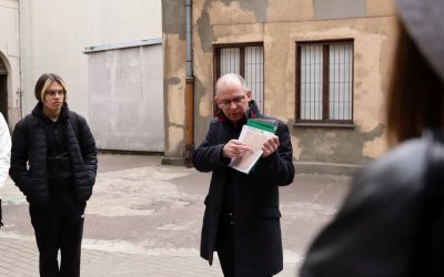 Wycieczka licealist&oacute;w w APŁ (7)