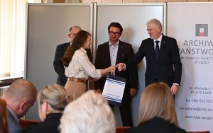 Uroczystość wręczenia nagr&oacute;d finalistom wojew&oacute;dzkim 5. edycji konkursu genealogicznego &bdquo;Bez korzeni nie zakwitniesz. Moja Wielka i Mała Ojczyzna&rdquo; (9)