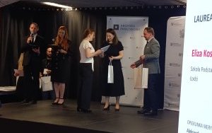 Laureatka Eliza Kosińska odbierająca nagrodę (30)
